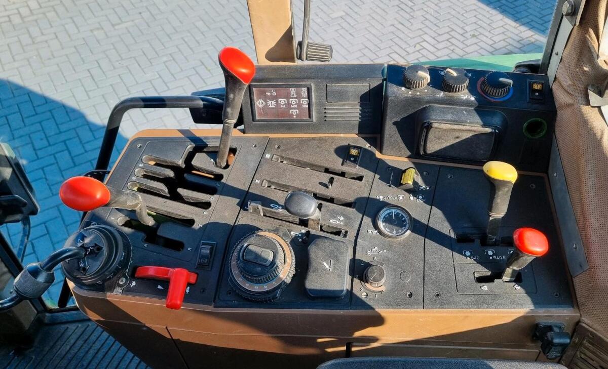 John Deere 6110 mit Frontlader 2