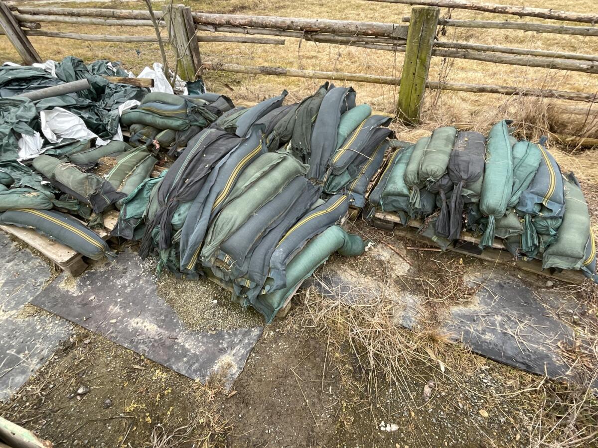 Silosäcke Sandsäcke befüllt mit Kies Split rund 100 Stk. 2