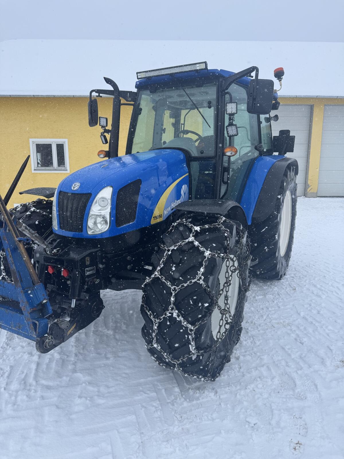 Verkaufe New Holland T5050 2