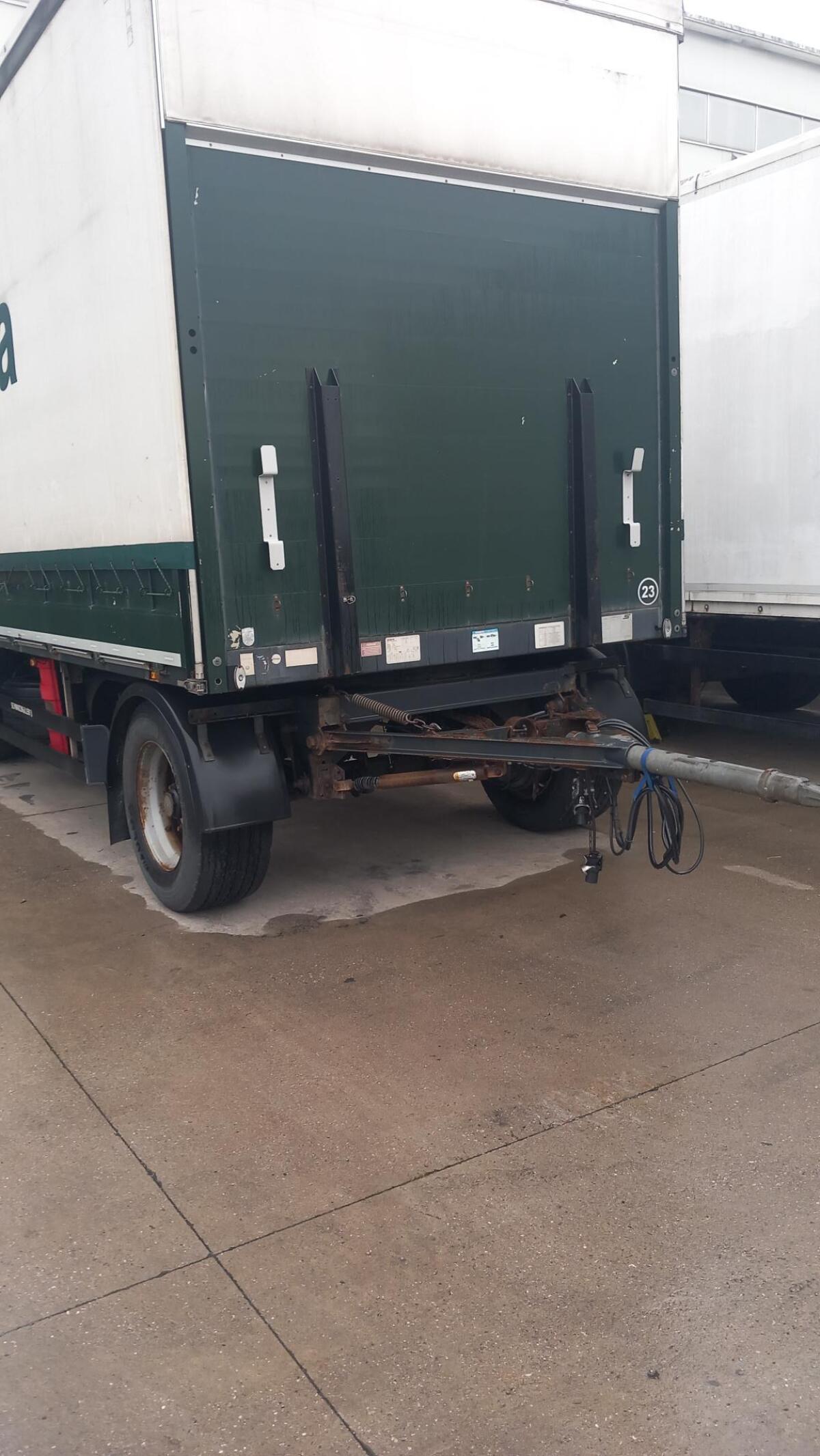 Schwarzmüller 3 Achsen Planenanhänger 2