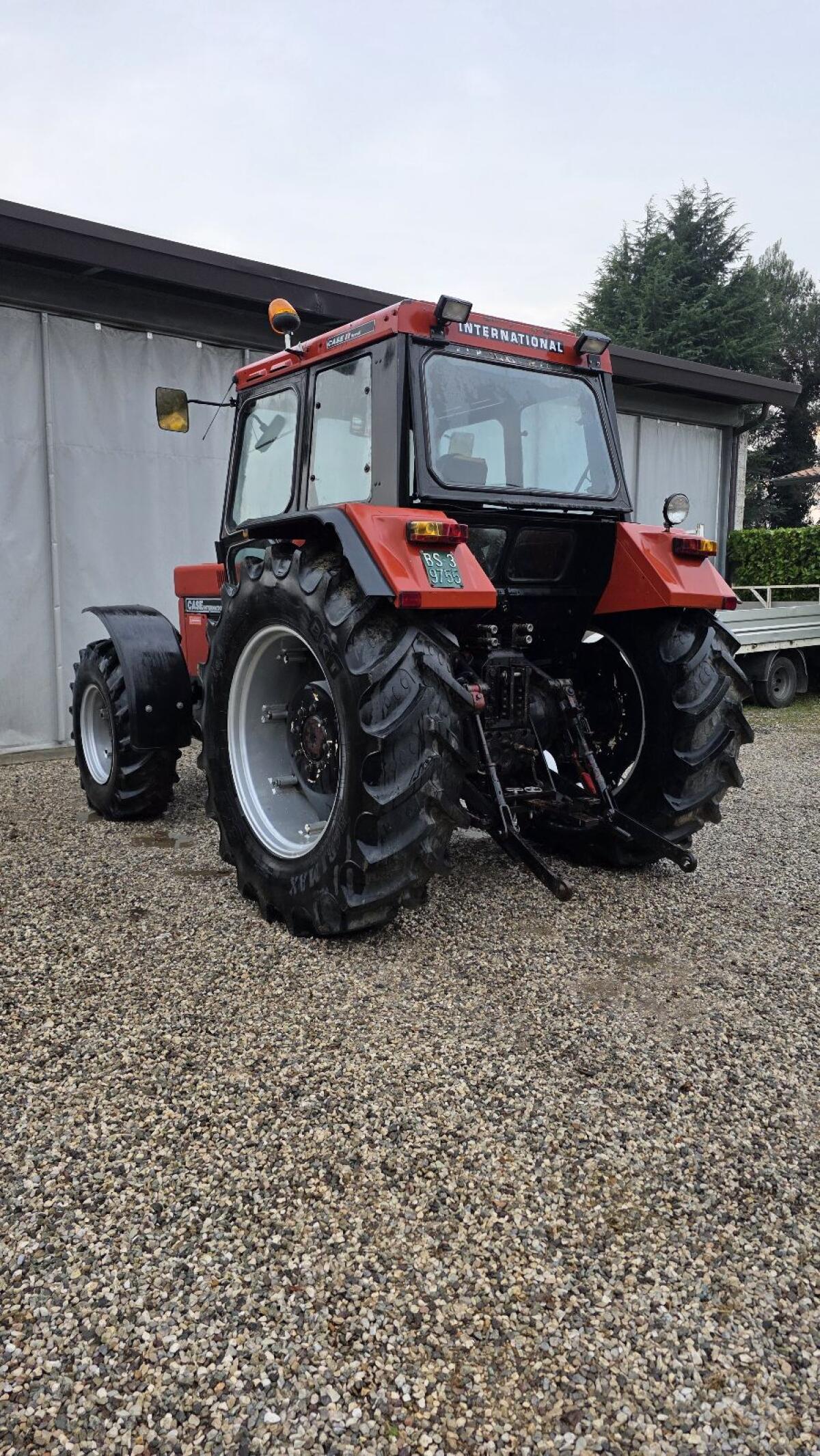 Trattore Case IH 1055 4x4 3