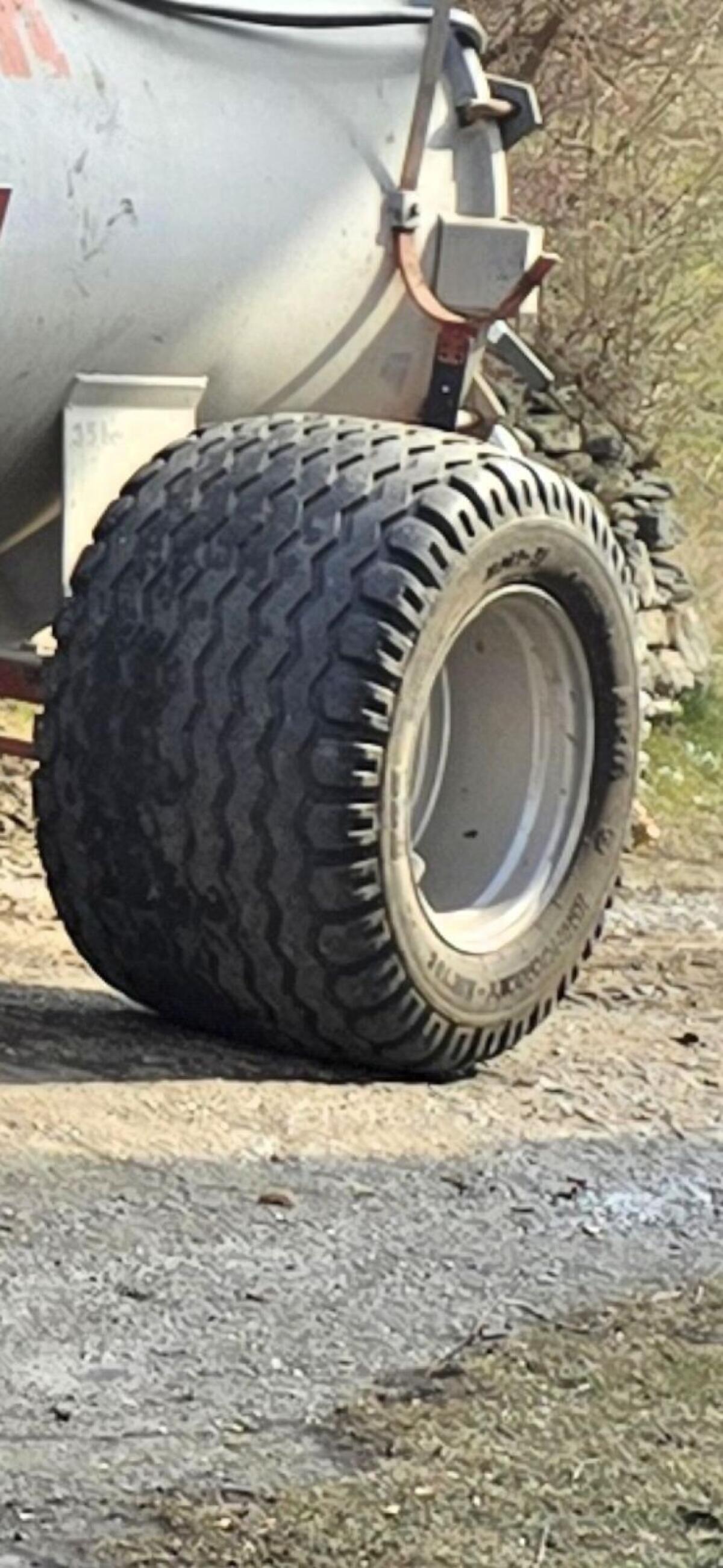 Kompletträder 19.0 45/17 BKT 2