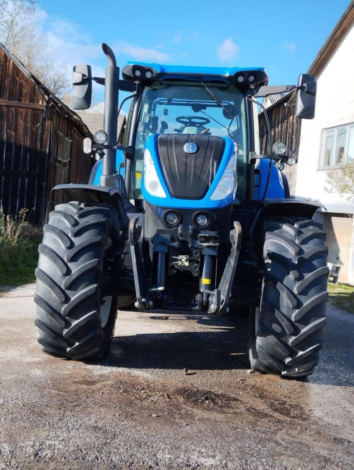 New Holland T7.230 2