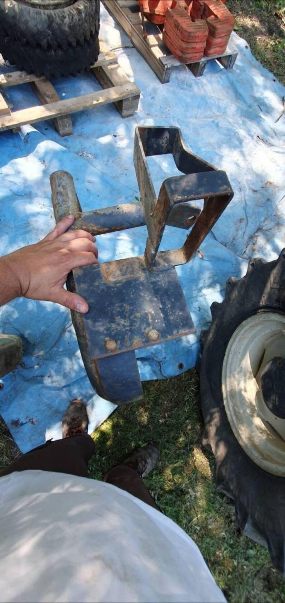 Tankschutz vom Steyr 8130 SK2 mit Seitentank 3