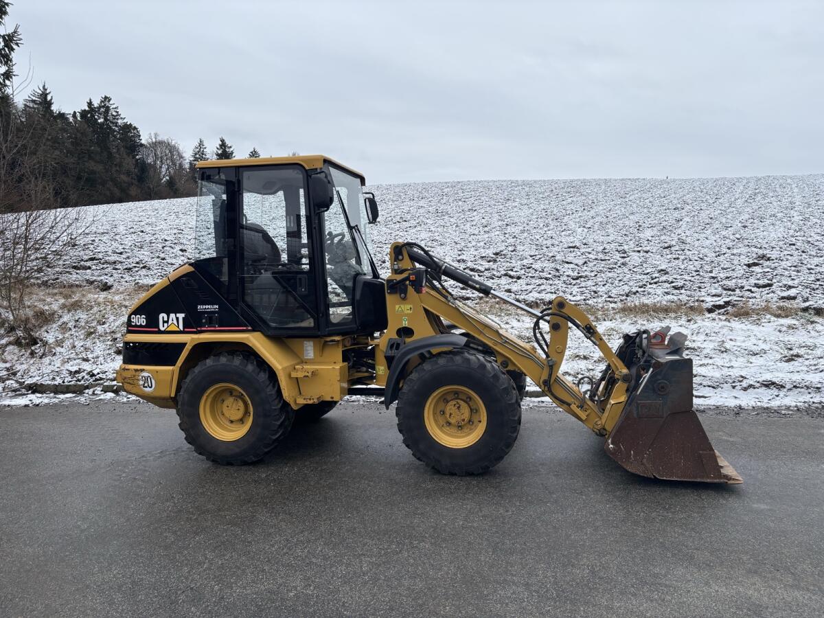 Lader-Radlader Cat 906 3