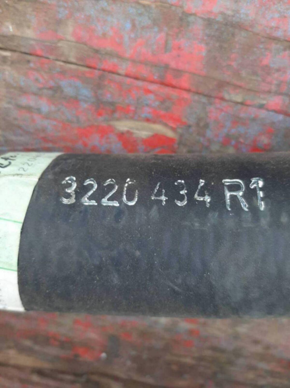 Kühlerschlauch IHC 3220 434 R1 2