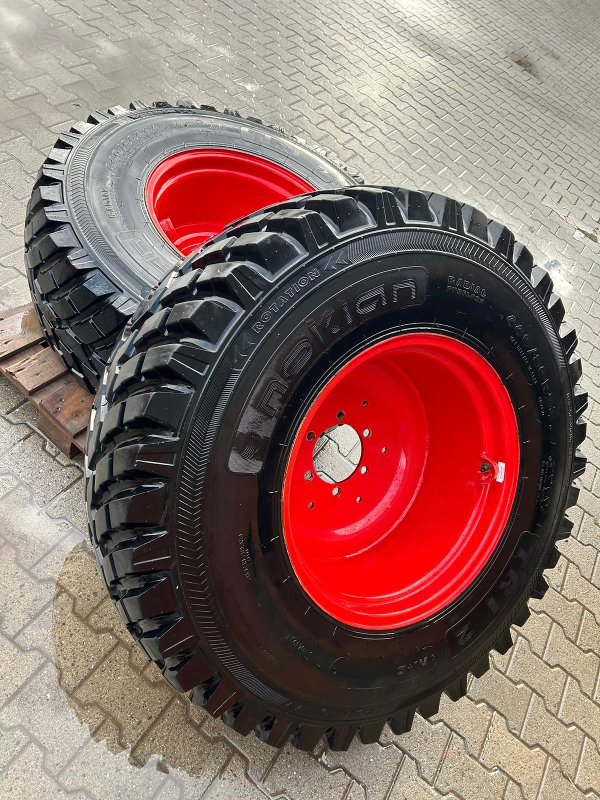 Kompletträder Satz für Fendt 200-F Serie: NOKIAN 440/80R24 3