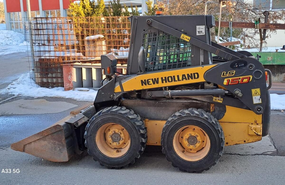 Kompaktlader New Holland LS 150 2