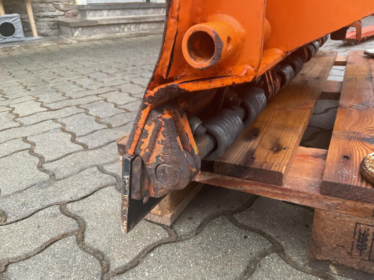 Schneepflug 1,40 m Matev für Kleintraktoren 3