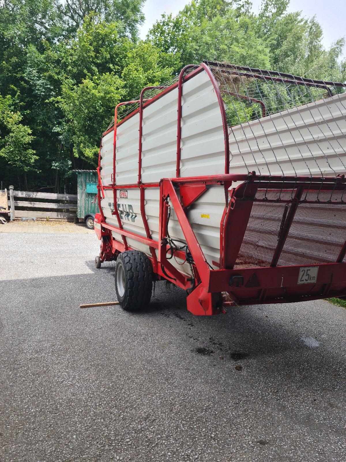 Ladewagen Pöttinger Trend 2 2