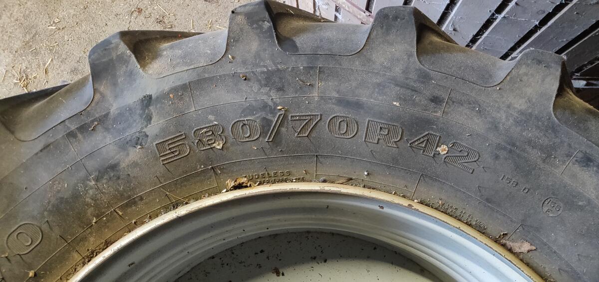 Steyr CVT, Case CVX, New Holland TVT Räder 580/70R42 3