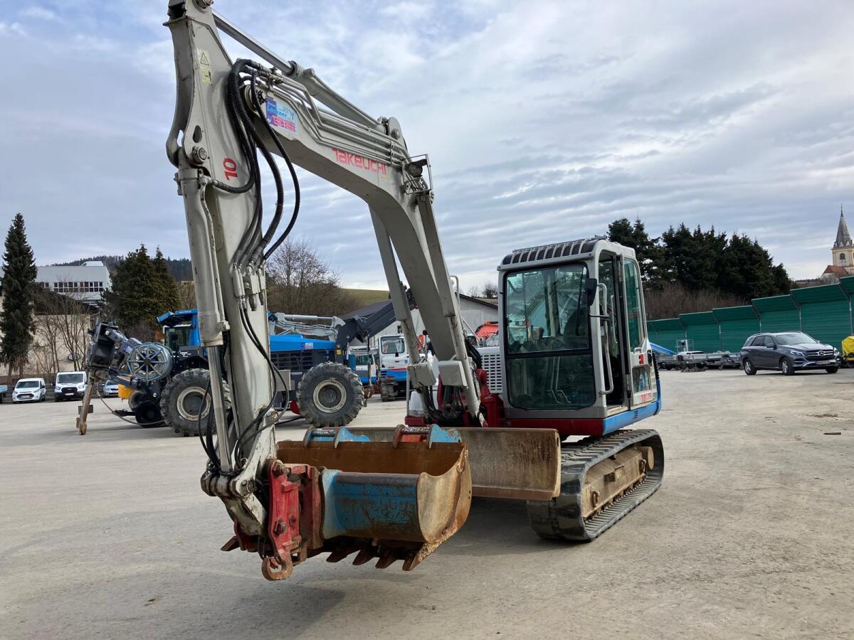 Takeuchi Kompaktbagger TB175 2