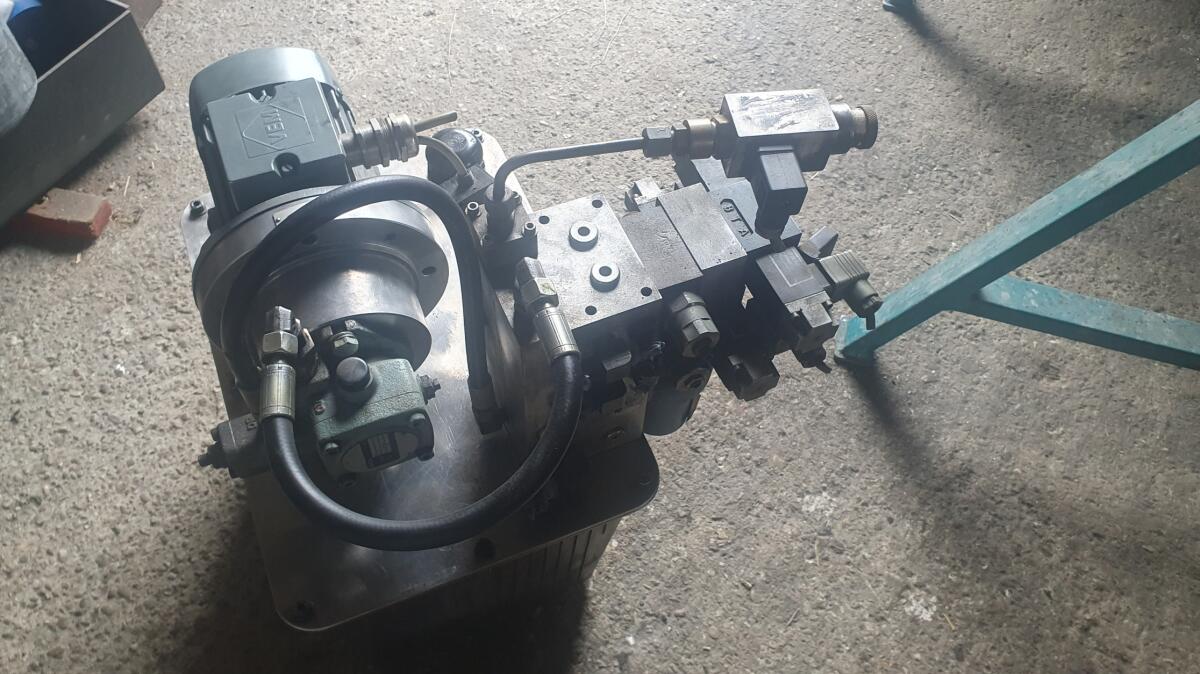 Hydraulikaggregat 30 l Bosch Flügelzellenpumpe, VEM Motor 2