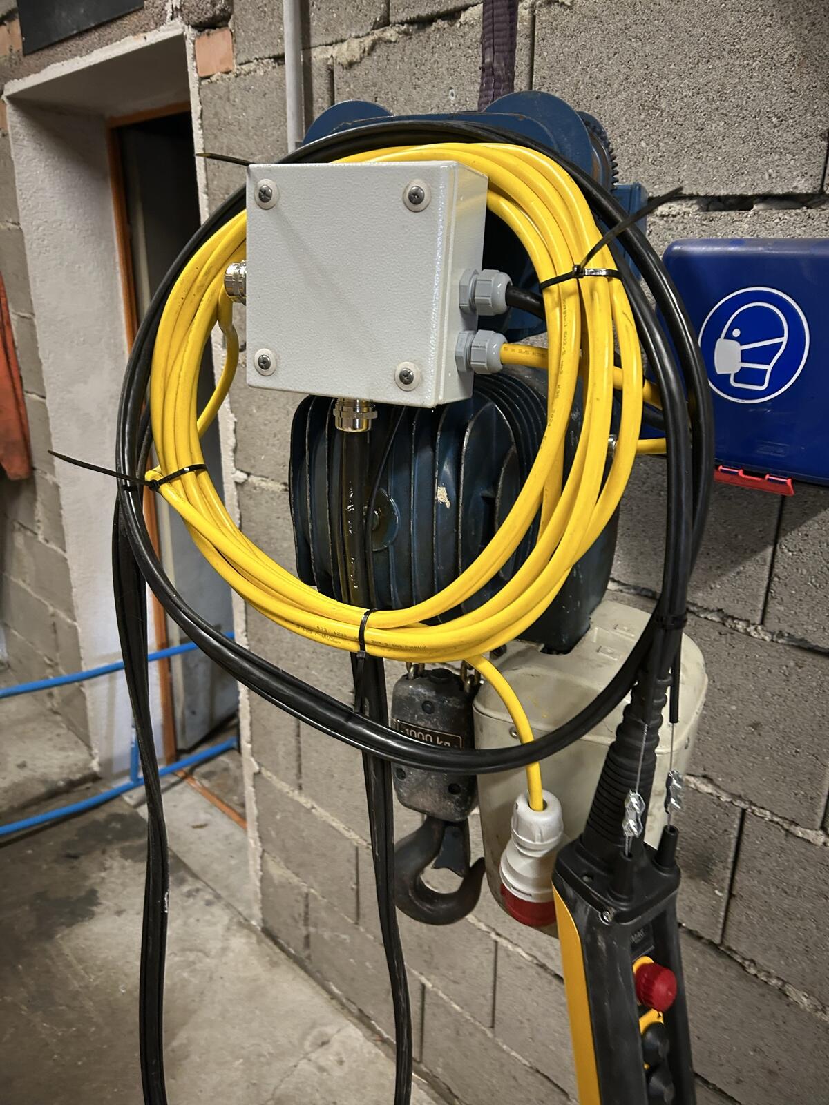 Demag Kettenzug 1.000kg mit el. Laufkatze Werkstattk 3