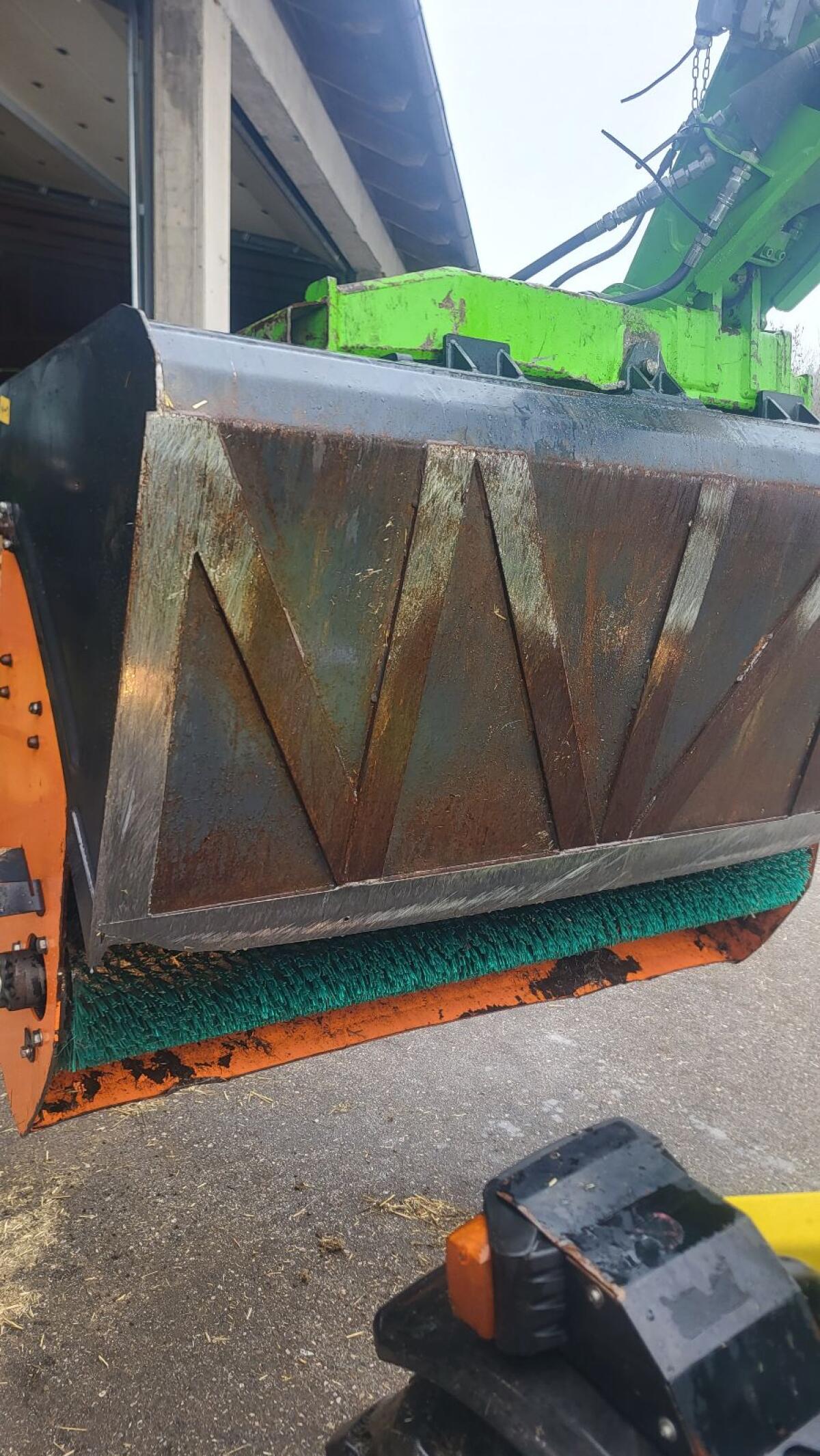 Kehrschaufel Twister 2000 3