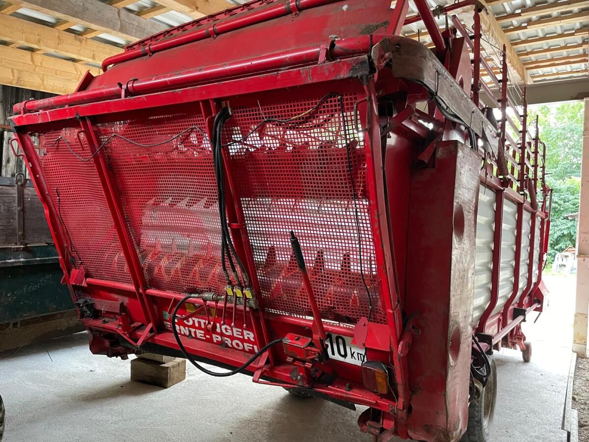 Ladewagen Pöttinger 3