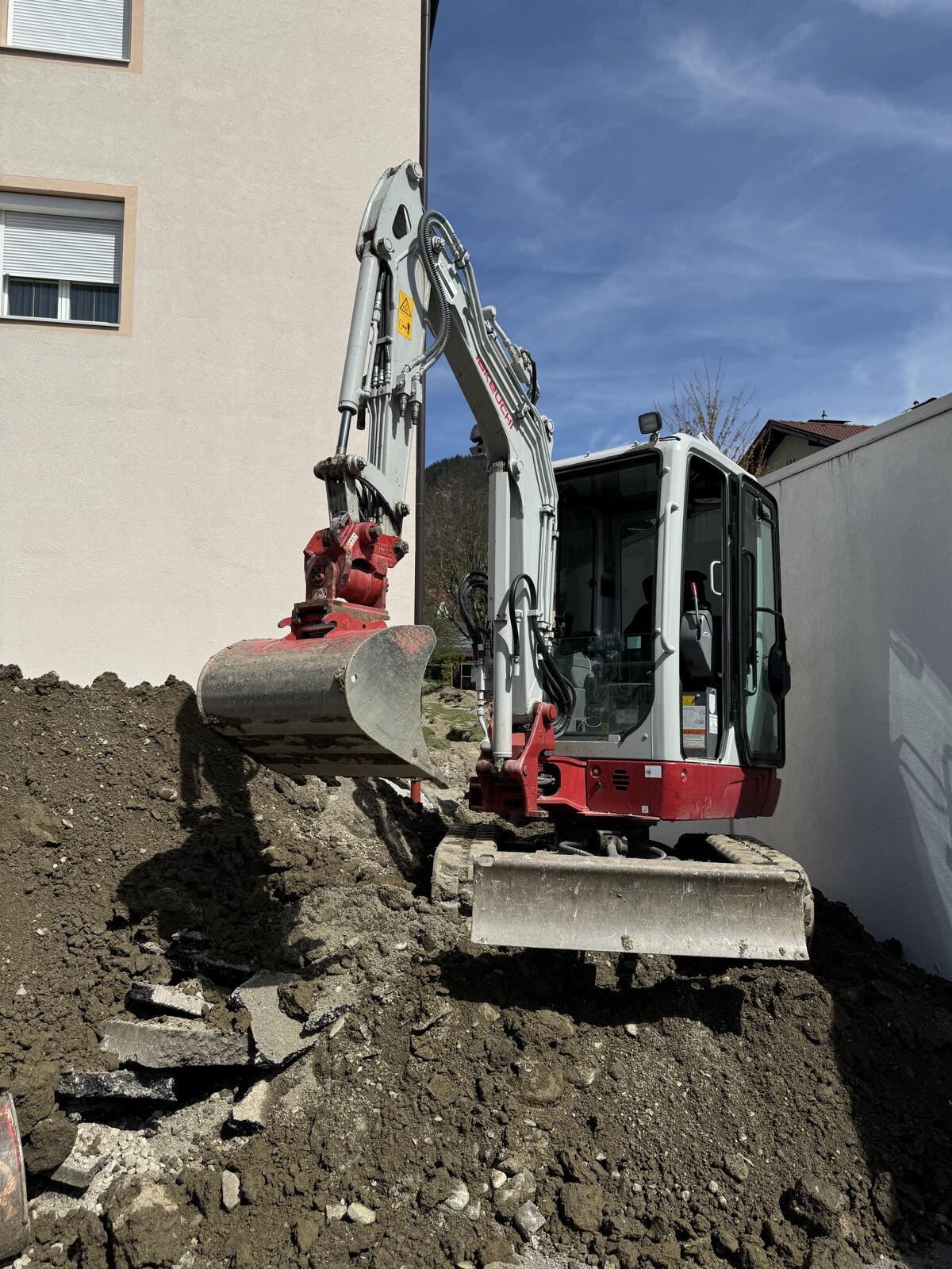 Takeuchi TB225 2