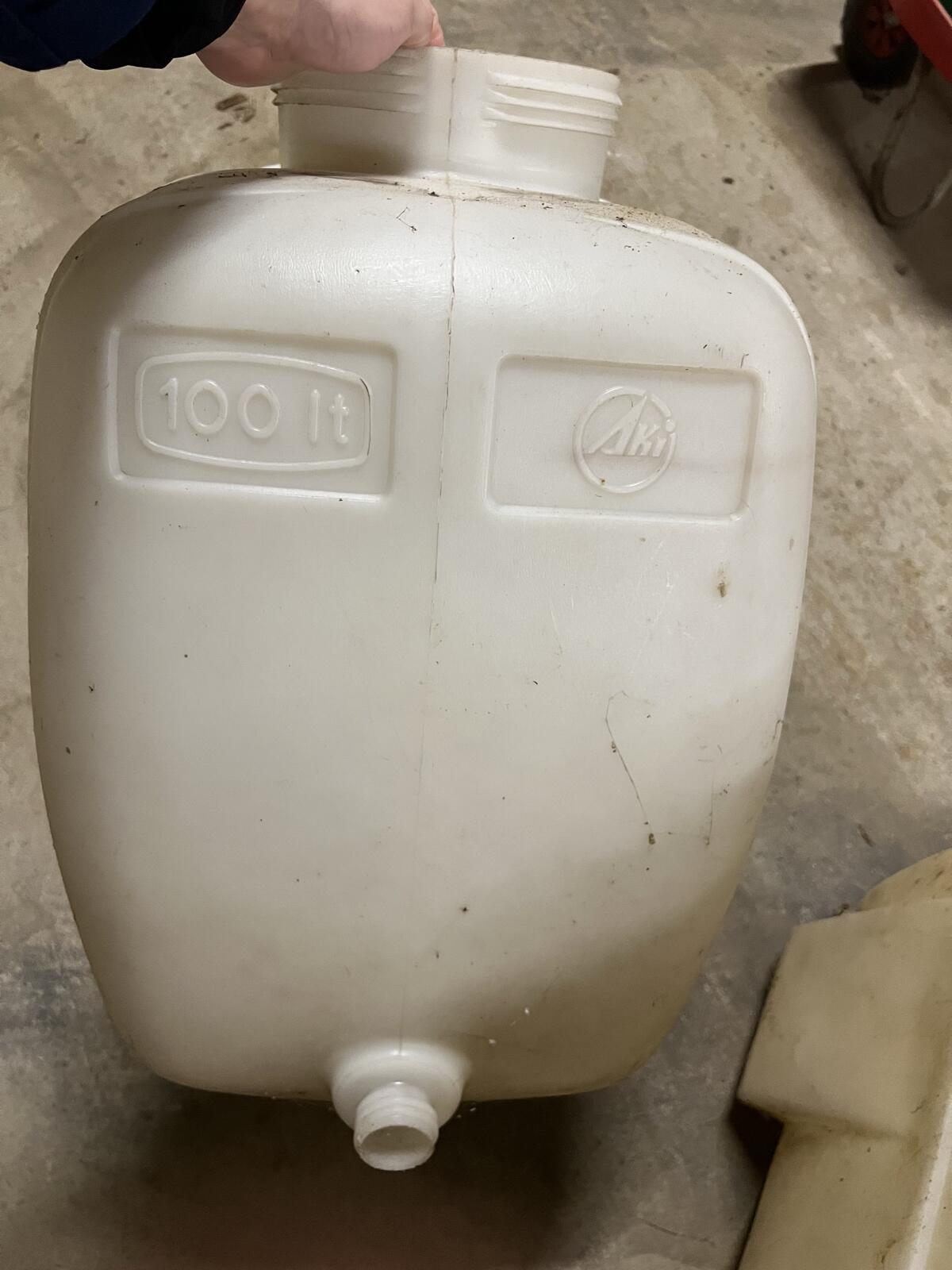 100 l Weintank aus Kunststoff, Tank, Fass 2