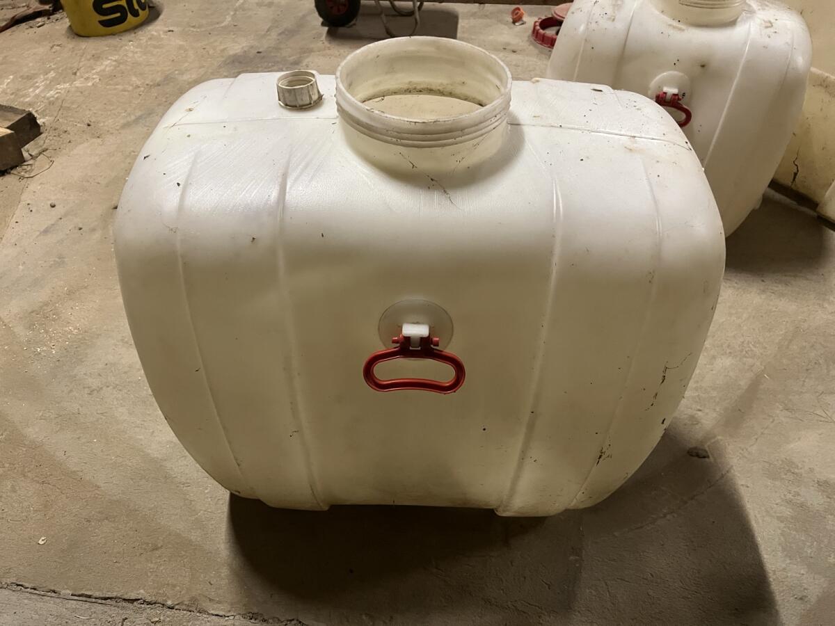 200 l Weintank aus Kunststoff, Tank, Fass 3