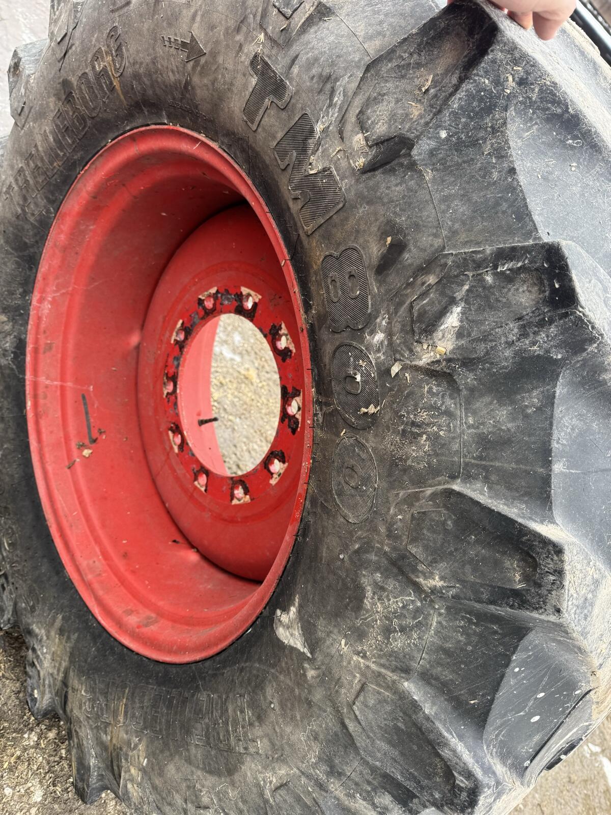 Komplettreifen Original Fendt 540/65R28 3