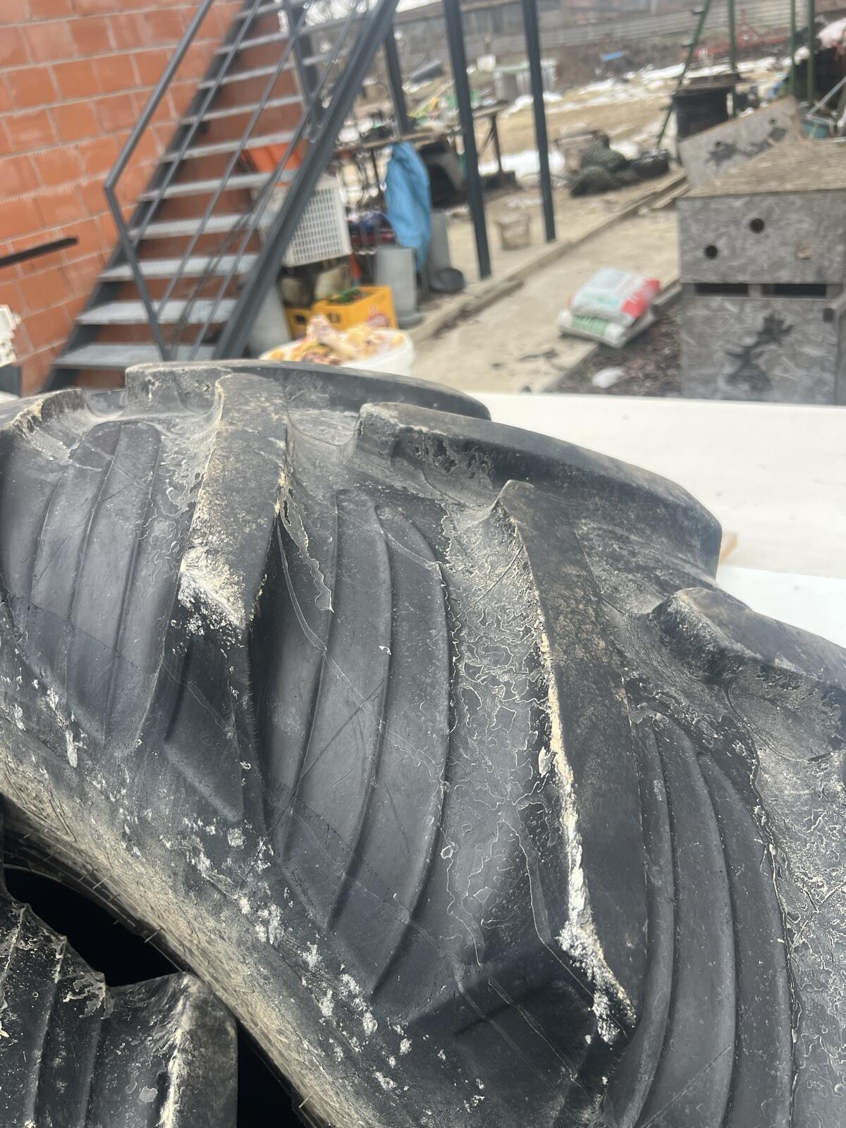 Taurus 16.9R24, 420/85R24 2