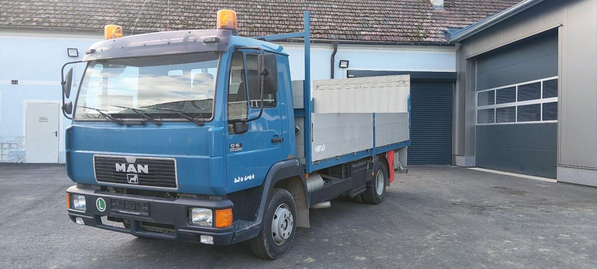 MAN 10.163 mit Ladebordwand Steyr LKW Pritsche 2