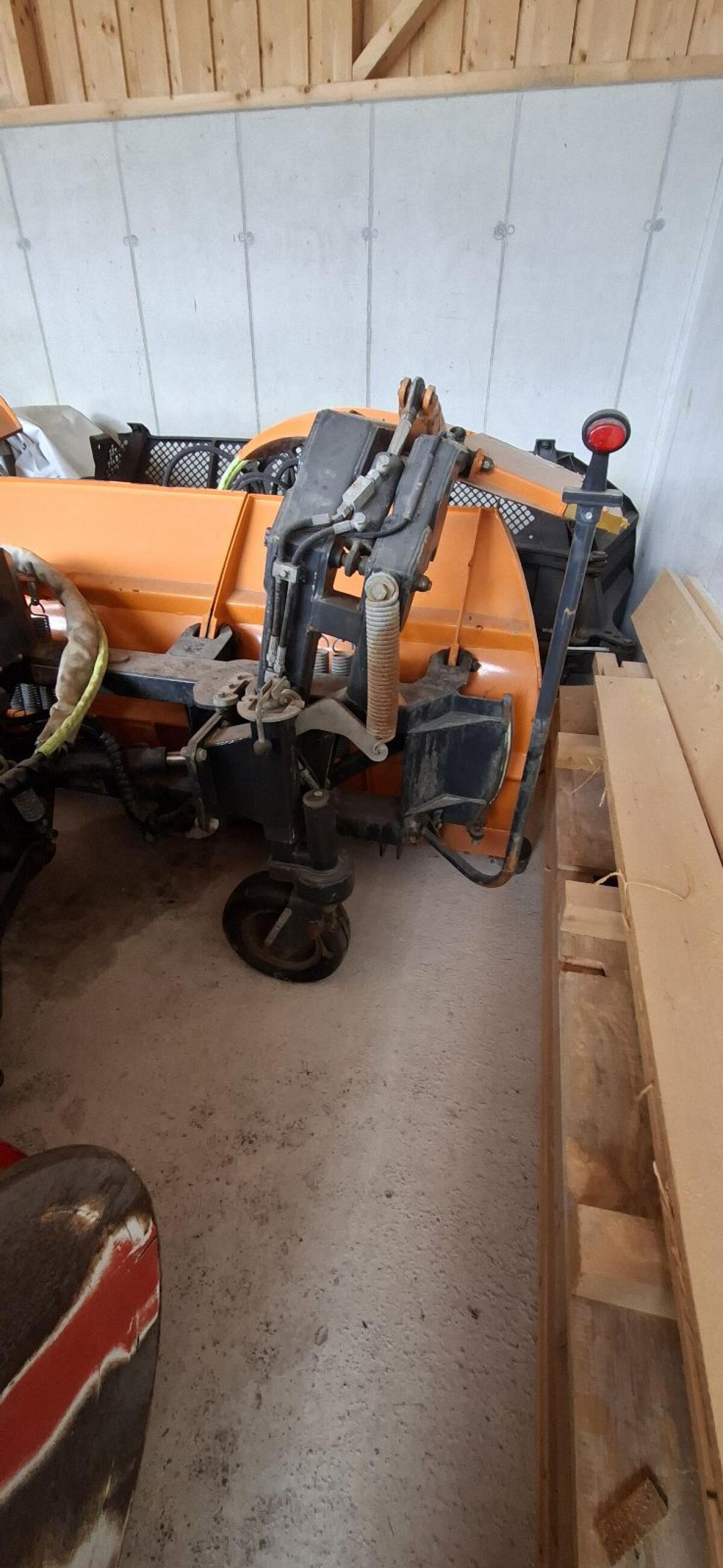 Wintec KK-III-320 Schneepflug 2