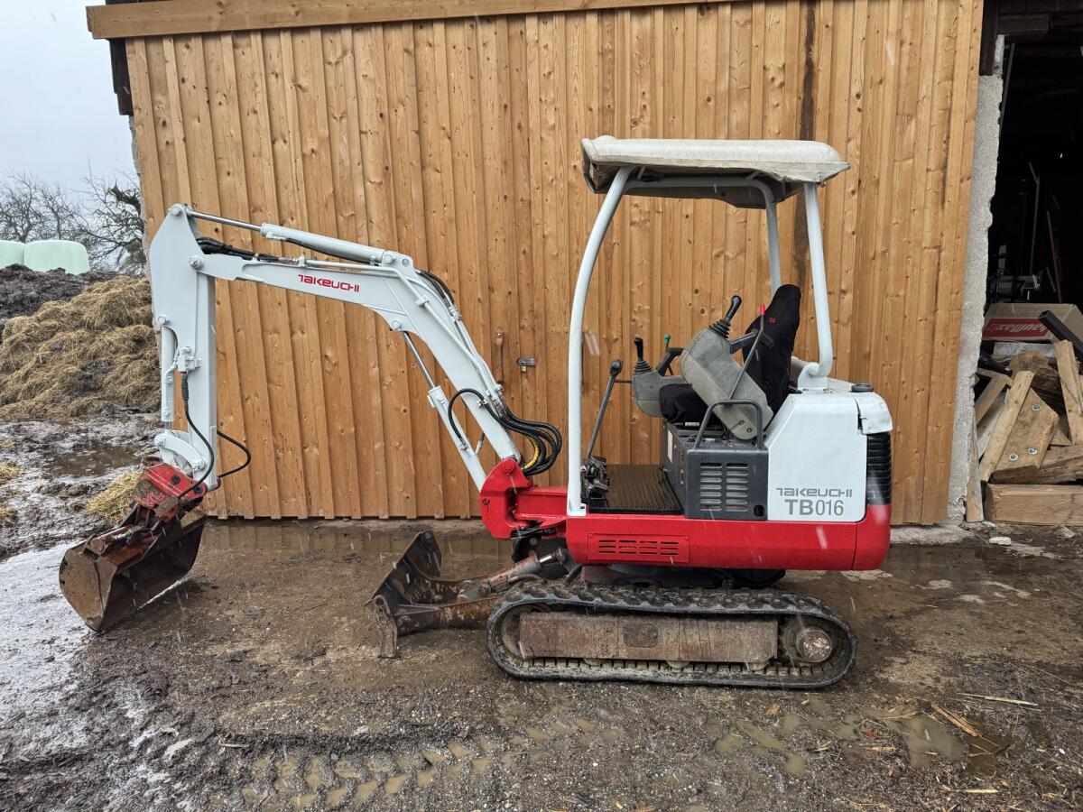 Takeuchi TB016 Minibagger 3