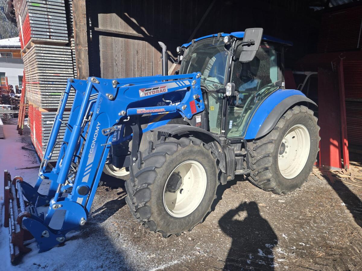 New Holland T5.85 mit Frontlader 2