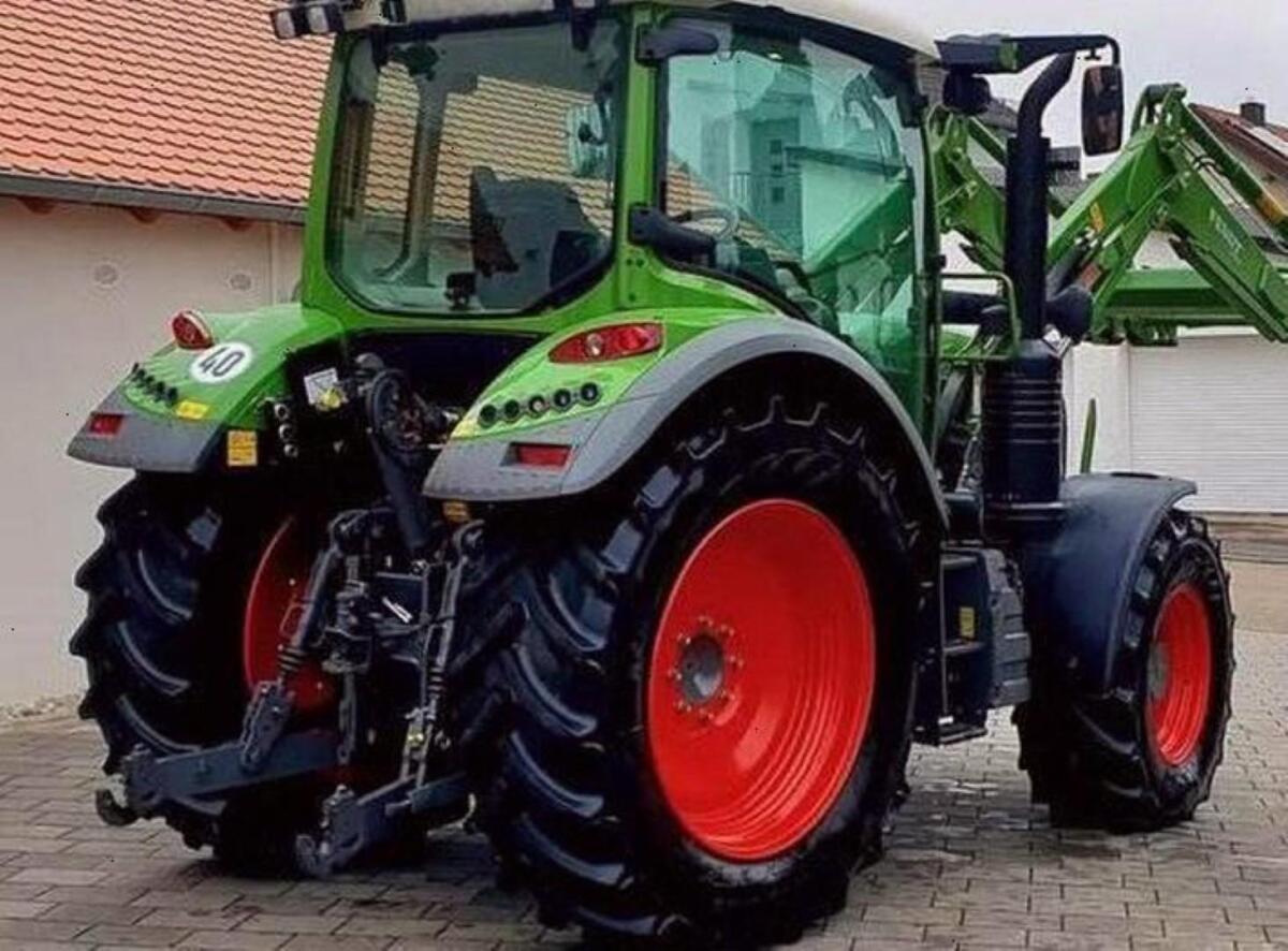 Fendt 310 Vario mit Frontlader 2