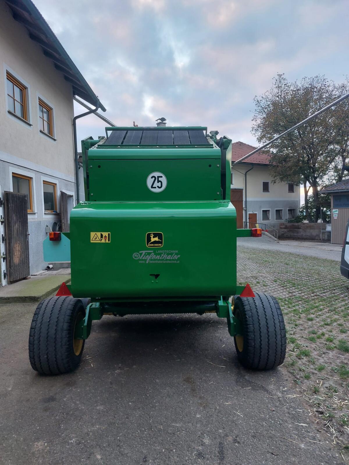 Rundballenpresse John Deere 580 3