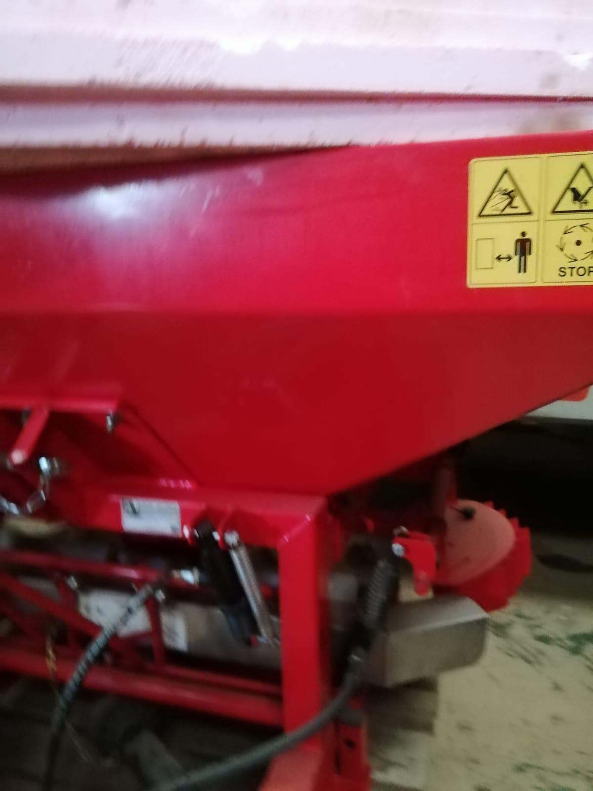 Kunstdüngerstreuer 3