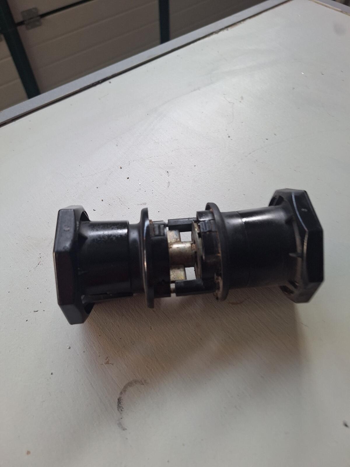 Drehgriff für Garagentor oder Garagentür - Marke Lindpointner 3