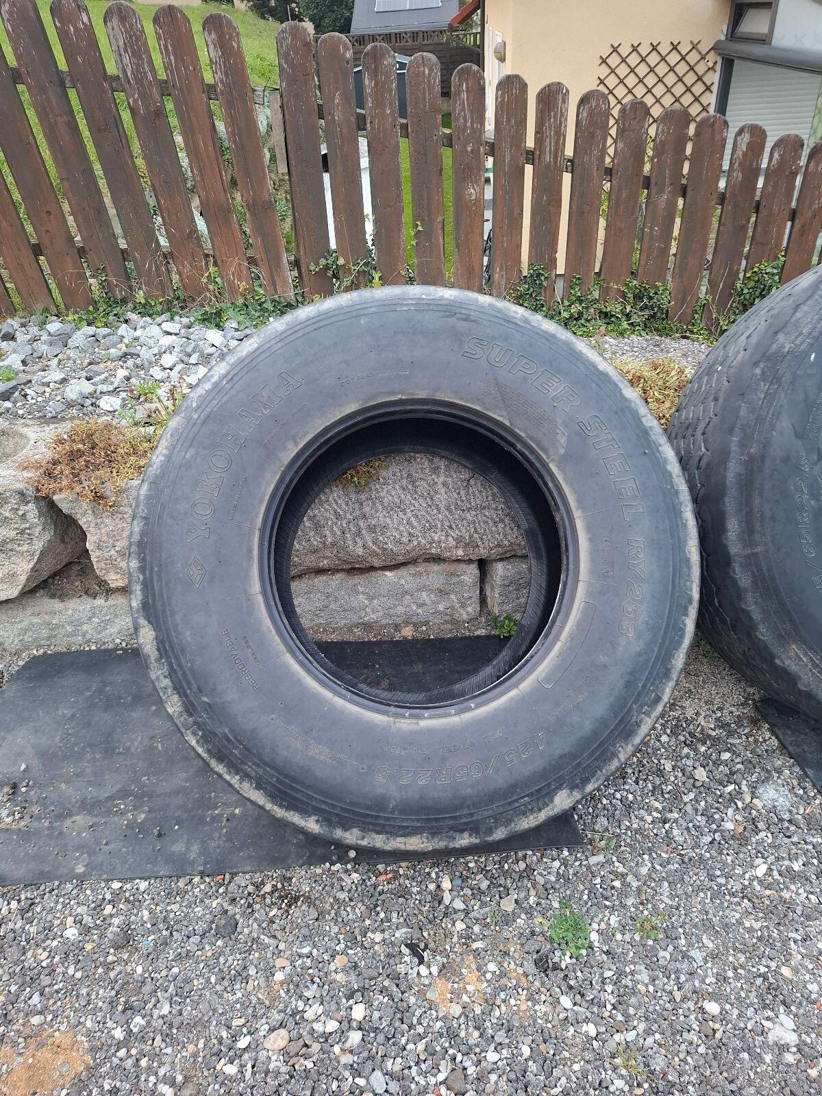 Reifen 425/65 R22,5 Yokohama 3