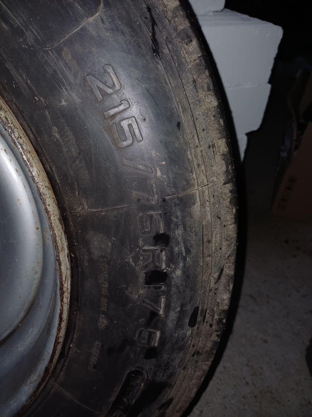 Komplettrad 215/75R17,5 3