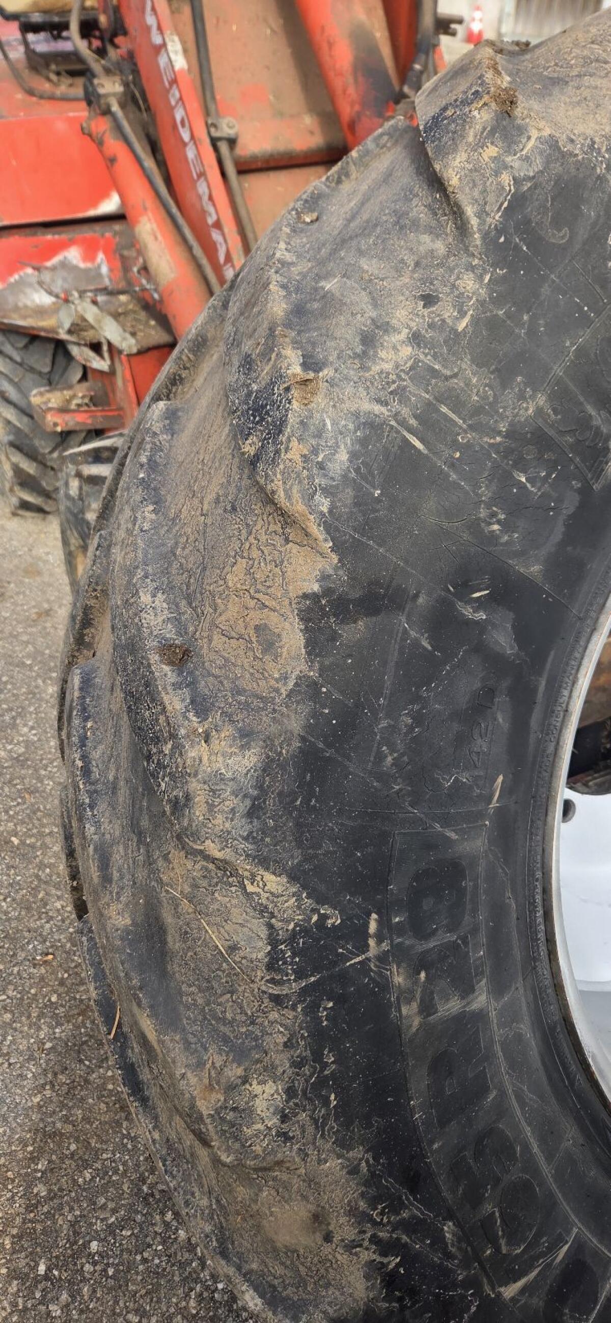 540/65R28 3