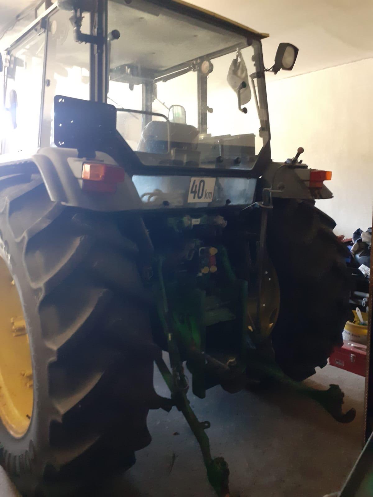 John Deere 2850 A mit Frontlader und div. Zubehör 3