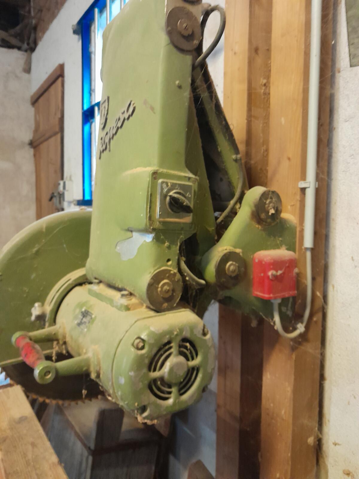 Holzbearbeitung Kappsäge 3