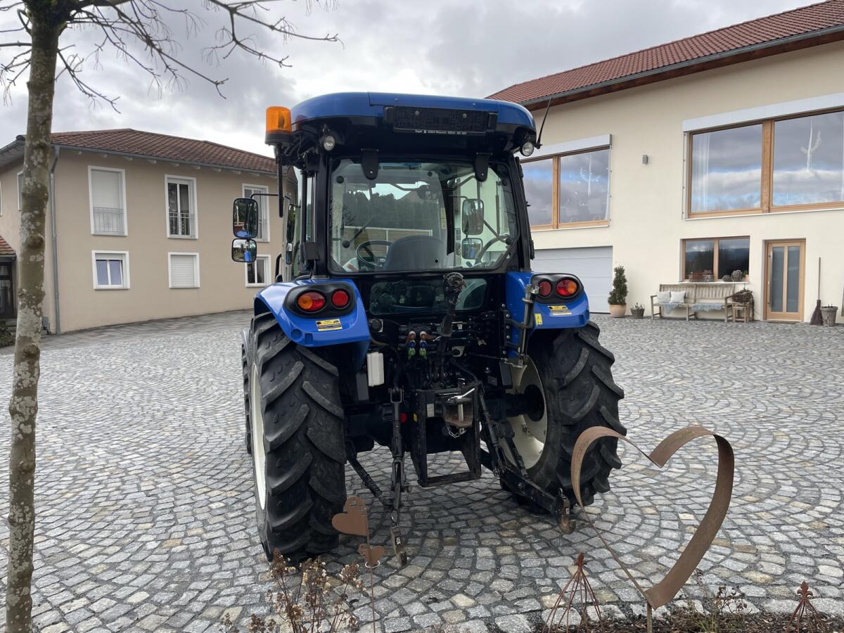 New Holland 4.75 S Traktor 3