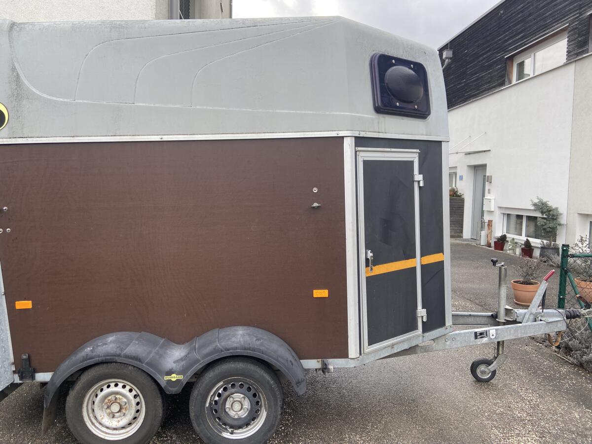 Pferdeanhänger Humbauer 2