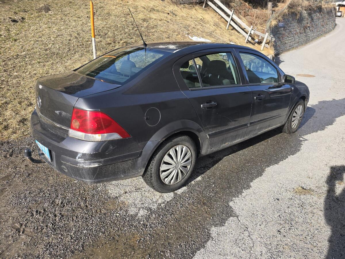 Opel Astra mit wenig km 2