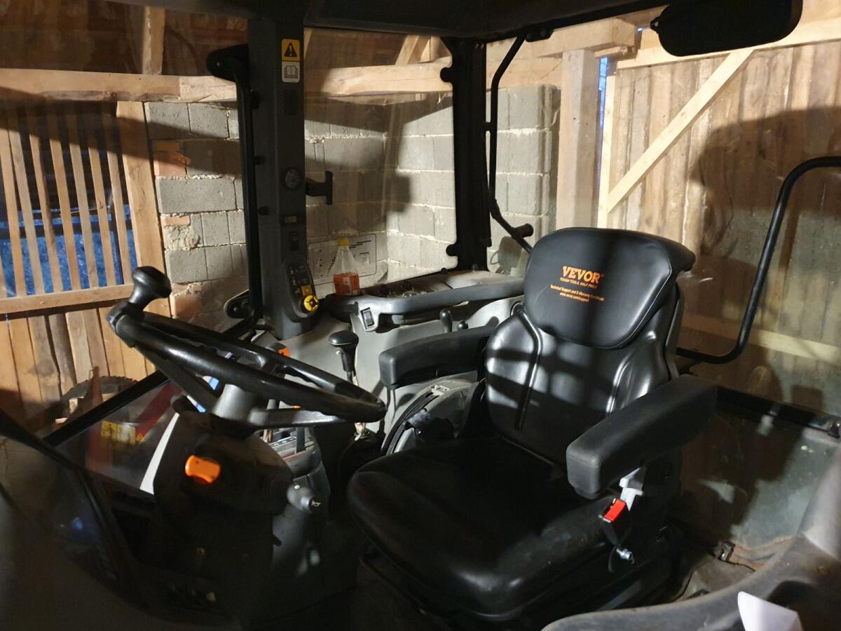 New Holland TS100 3