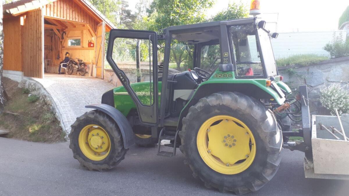 John Deere 3200x 3