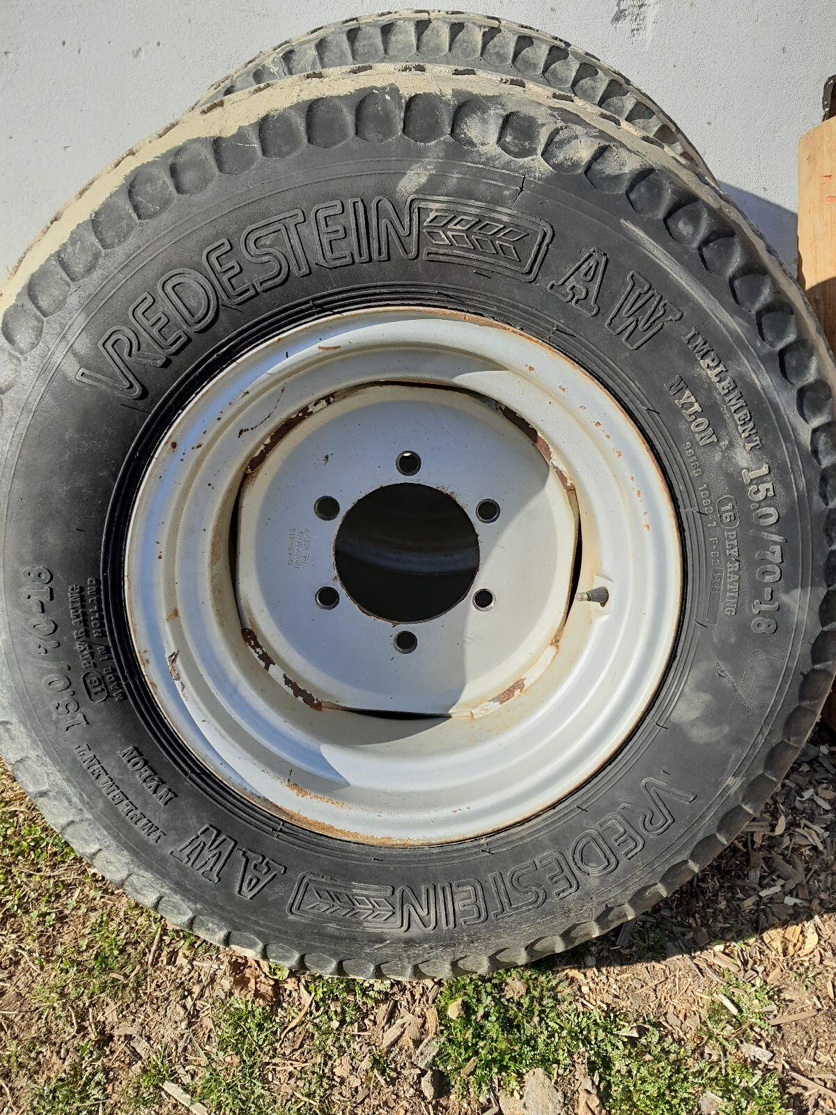 Reifen mit Felgen 2