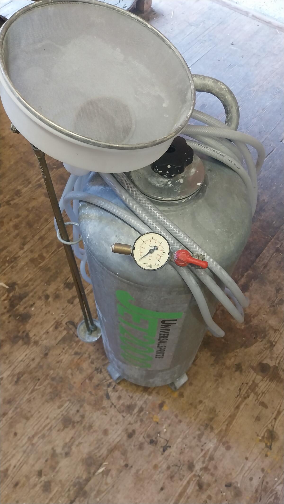 Universalspritze JET 2000 2