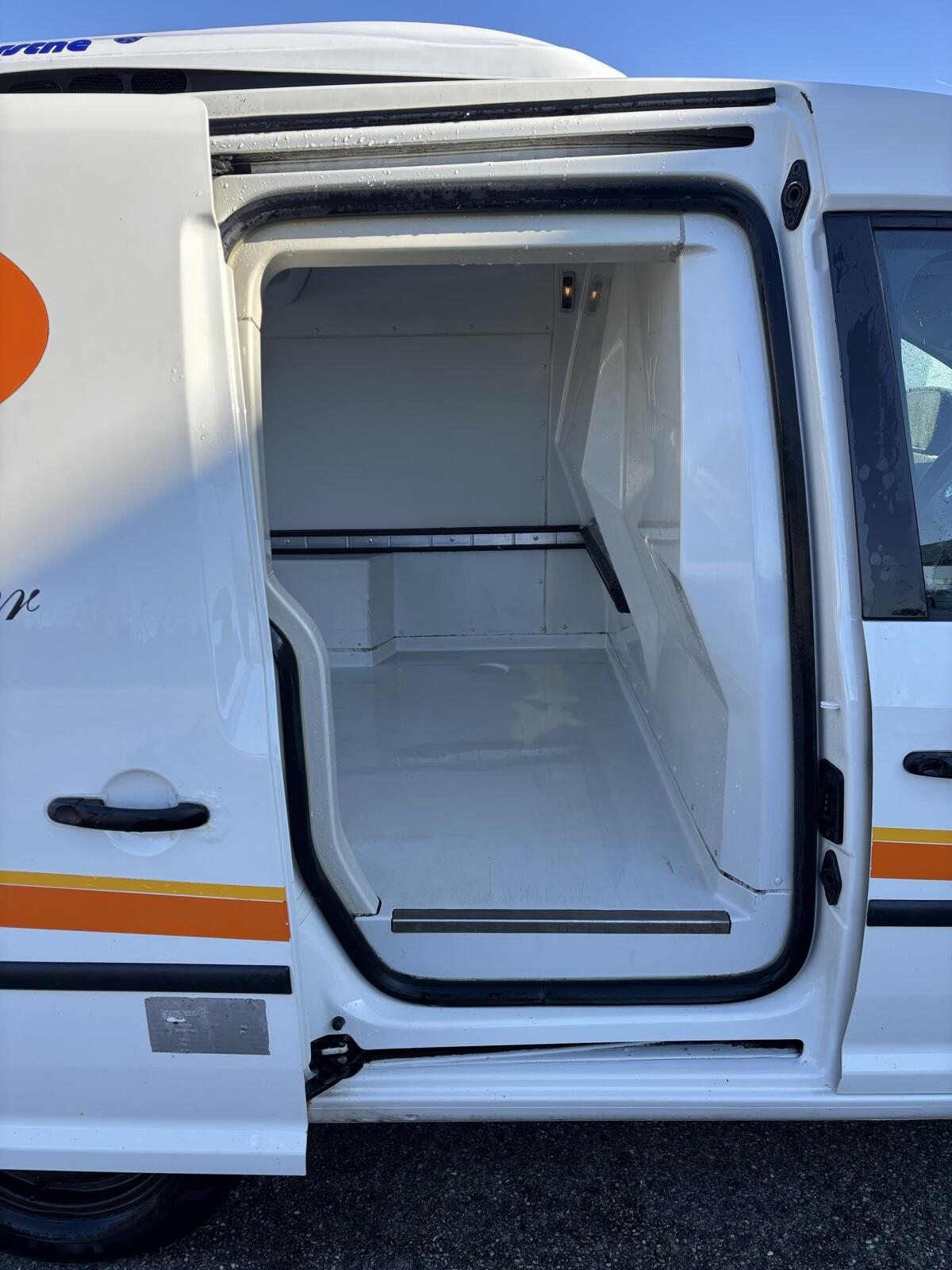 VW Caddy mit Kühlaufbau 2