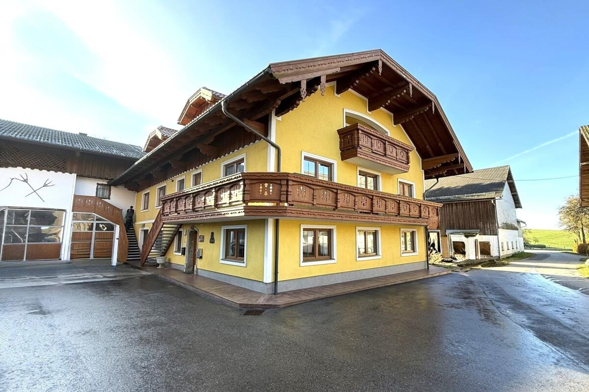 Erbhof sucht Nachfolger, Bauernhaus mit Rinderstall 2