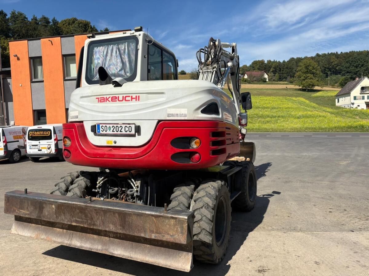 Mobilbagger Takeuchi TB 295 W mit Powertilt 2