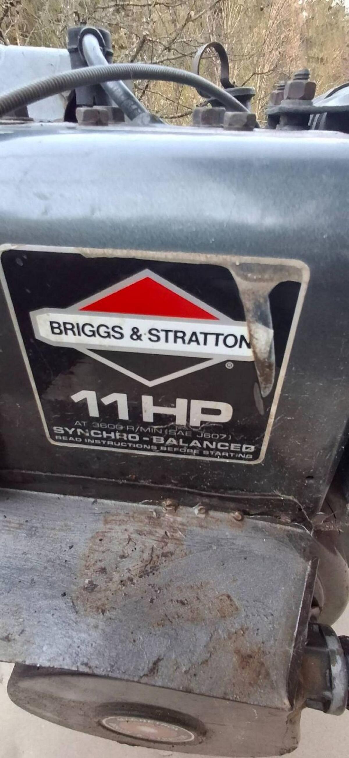 Briggs & Stratton Motor 11 HP 2