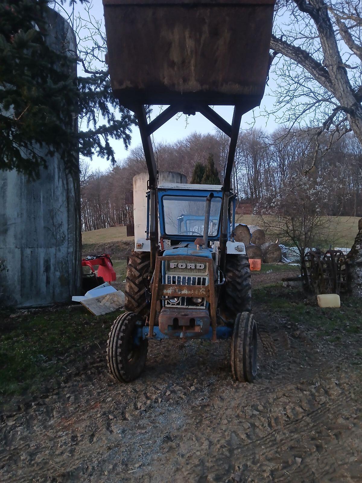Ford 5000 mit Frontlader 3